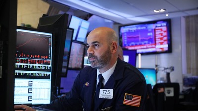 Giới đầu tư Phố Wall bán mạnh cổ phiếu